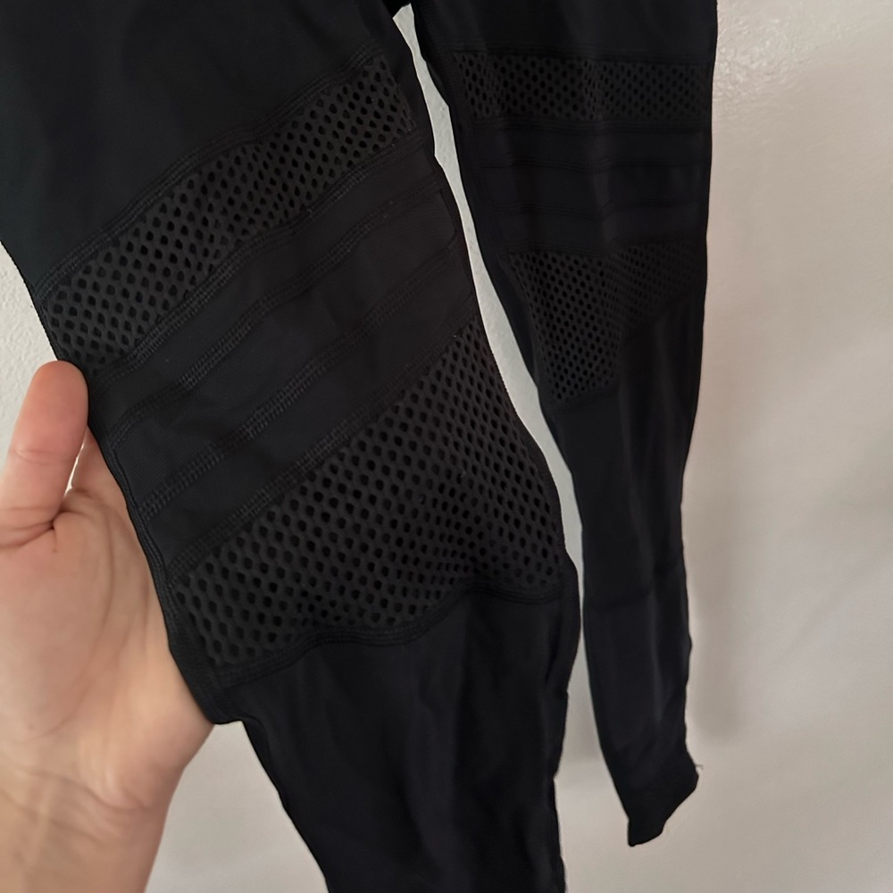 Lululemon 25in black leggings